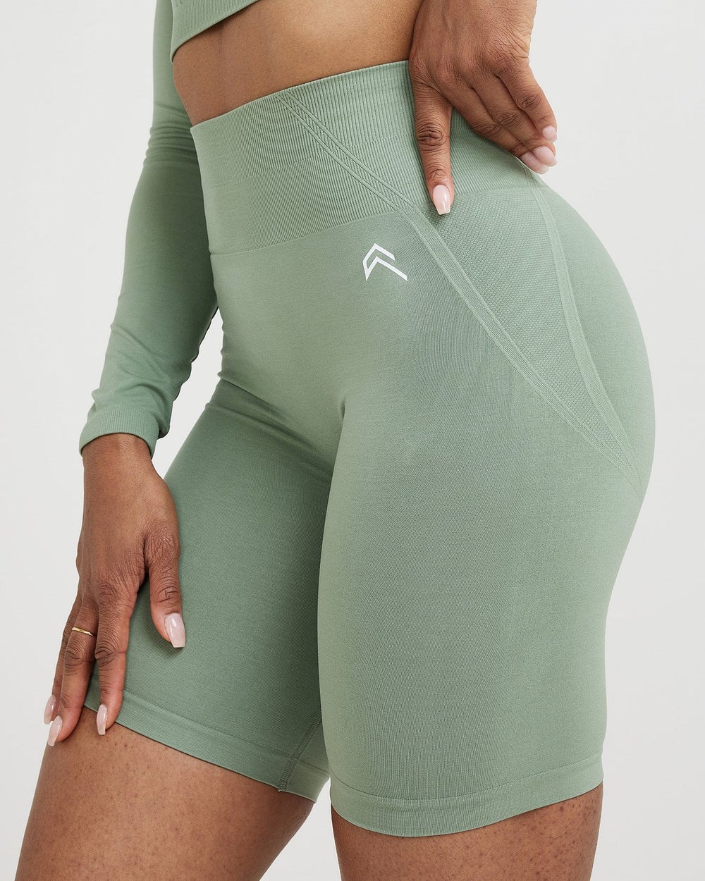 Oner Active Effortless Seamless Cycling Shorts Sage | 65VOYSNZP