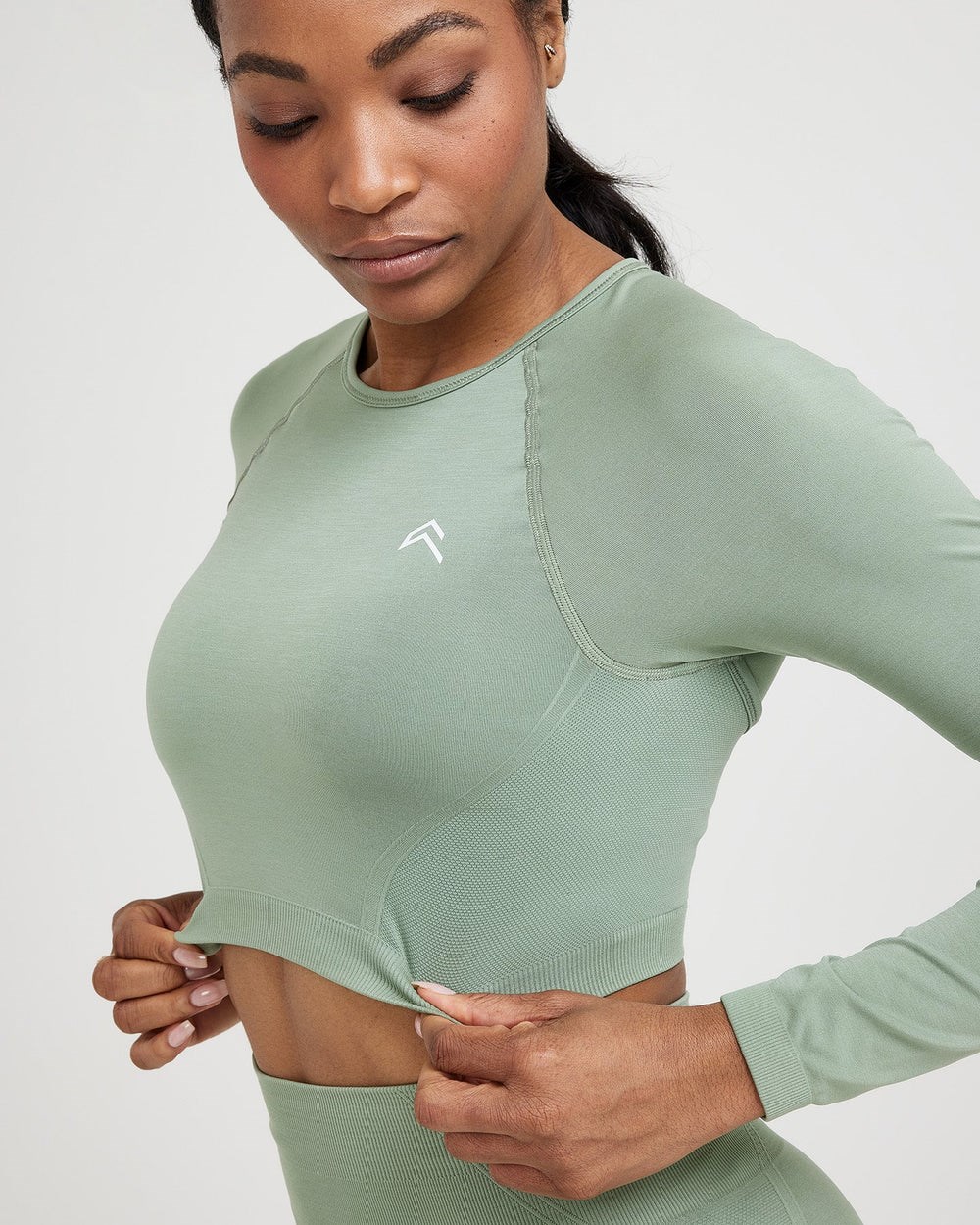 Oner Active Effortless Seamless Long Sleeve Crop Top Sage | 76BAOZUFP